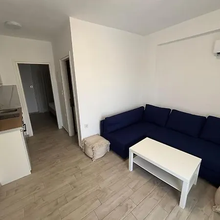 Private Danai 14 4 Ofrínion