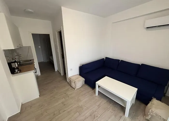 Private Danai 14 4 Ofrínion